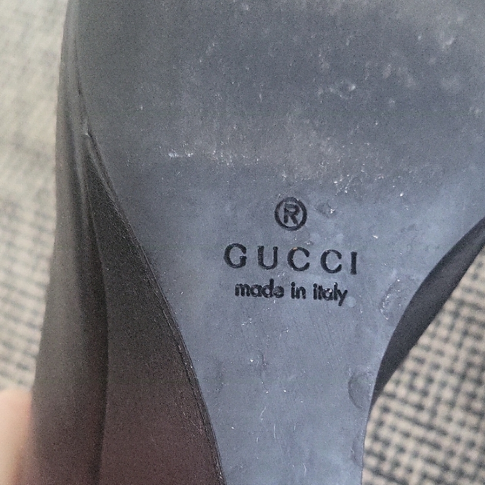 Gucci Black Platform Shoes with Elegant Design - Picture 7 of 10